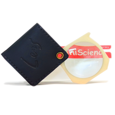 folding-pocket-magnifier-in-leather-jacket